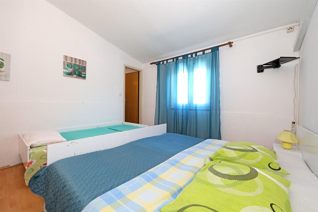 Apartments And Rooms Dragica 스타리그라드 파클레니차 외부 사진