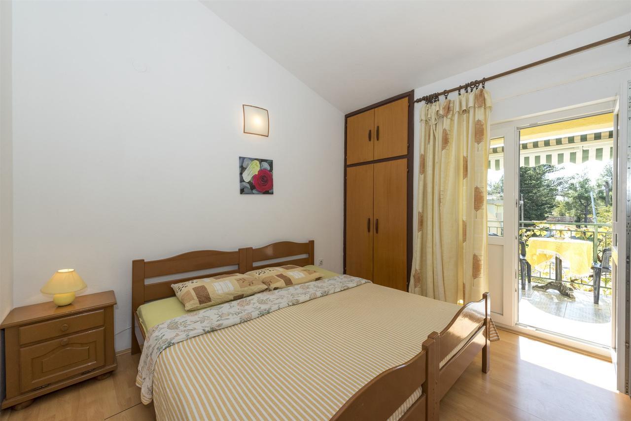 Apartments And Rooms Dragica 스타리그라드 파클레니차 외부 사진