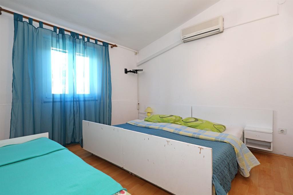 Apartments And Rooms Dragica 스타리그라드 파클레니차 외부 사진